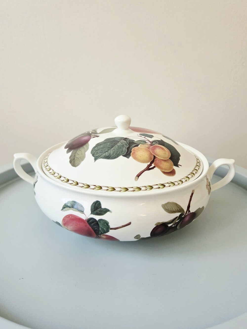 Queen's Fine Bone China Round Covered Casserole Dish with handles
